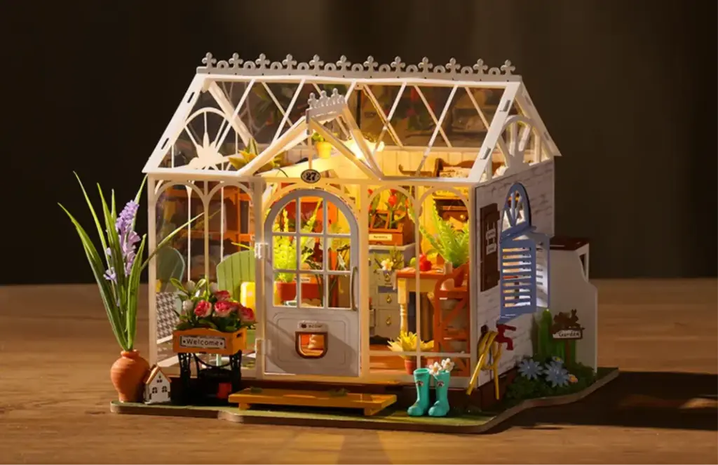 Dreamy Garden House 16